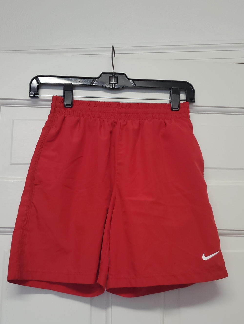 NIKE DRI FIT Boys Bright Red Athletic Shorts with Swoosh Youth Medium
